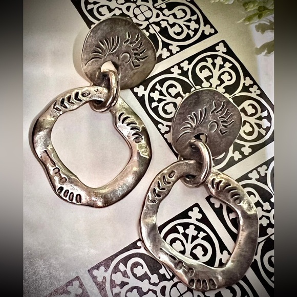Vintage handmade earrings. Large Unique Dangle Earrings Silver Hammered Design - Picture 12 of 13